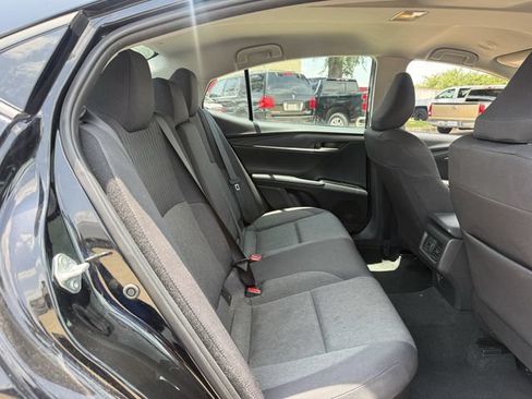 Used 2025 Toyota Camry LE FWD image 31