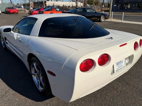 Used 2003 Chevrolet Corvette Coupe w/ Preferred Equipment Group image 8