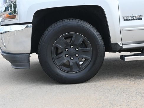 Used 2018 Chevrolet Silverado 1500 LT w/ All Star Edition RWD image 28