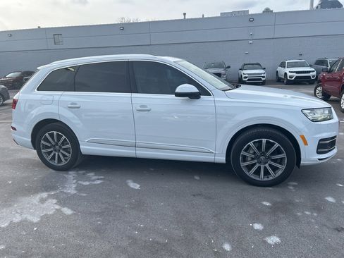 Used 2017 Audi Q7 3.0T Premium Plus w/ Premium Plus Package image 4