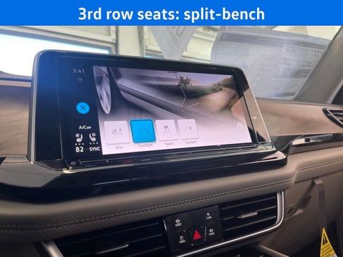 New 2025 Volkswagen Atlas SE FWD image 11
