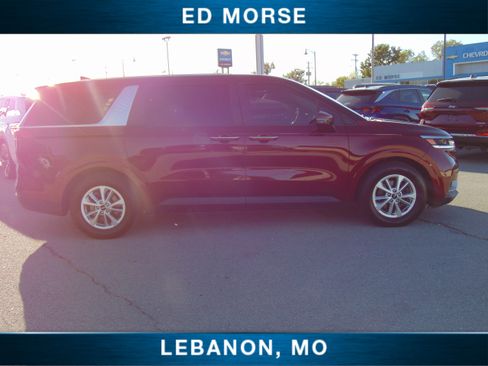 Used 2023 Kia Carnival LX image 5