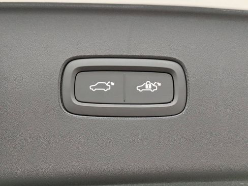 Used 2025 Volvo EX90 Ultra w/ Protection Package Premier image 15