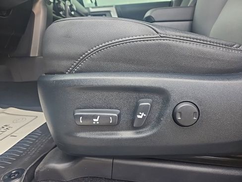 Used 2024 Toyota 4Runner SR5 Premium w/ Moonroof Package image 18