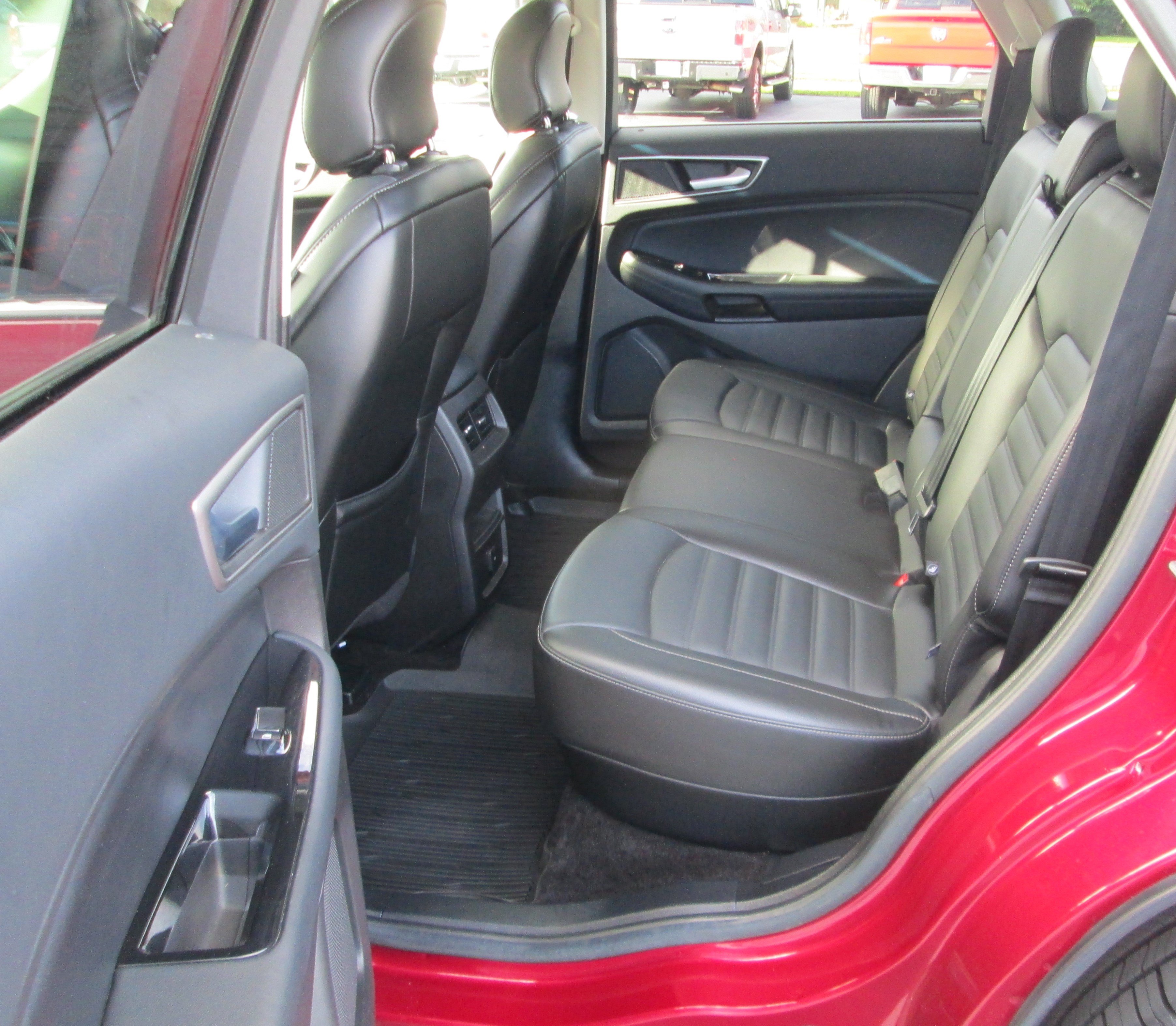 Used 2017 Ford Edge SEL w/ Equipment Group 201A FWD image 12