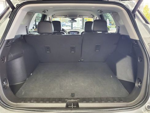 Used 2024 GMC Terrain SLT image 28