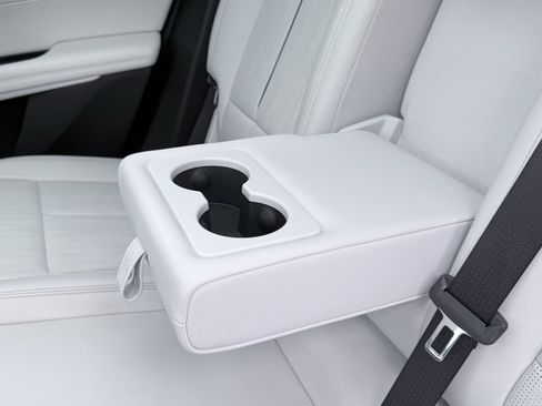 Used 2024 Cadillac Lyriq Luxury image 36