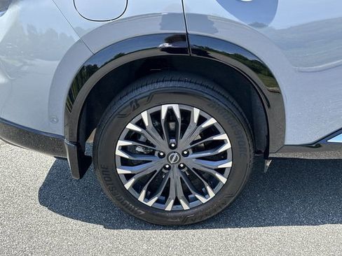 Certified 2025 Nissan Rogue Platinum w/ Platinum Premium Package AWD/4WD image 19