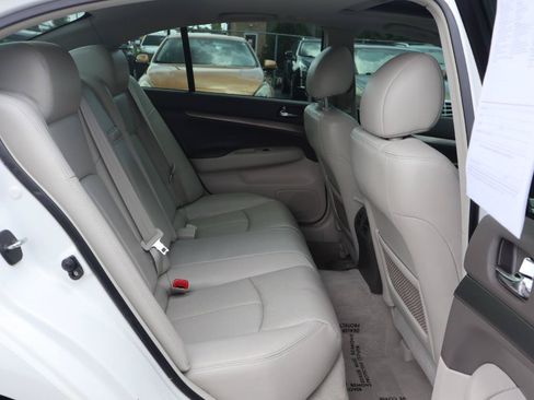 Used 2011 INFINITI G25 x w/ Moonroof Pkg AWD/4WD image 12