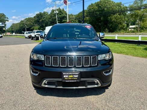 Used 2018 Jeep Grand Cherokee Limited AWD/4WD image 2