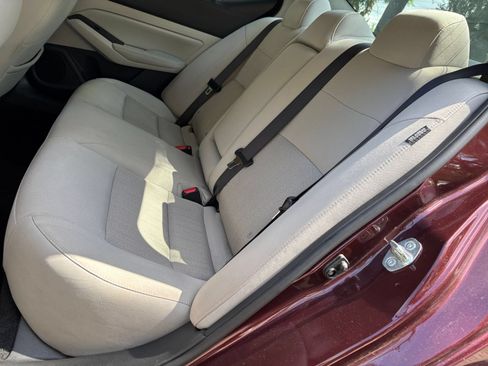 Used 2025 Nissan Altima 2.5 SV FWD image 39