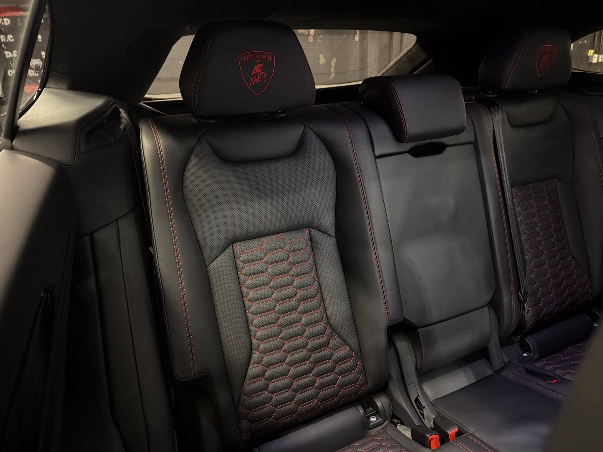 Used 2021 Lamborghini Urus AWD/4WD image 11