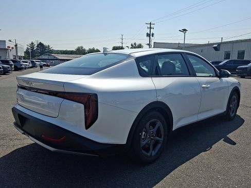 New 2026 Kia K4 FWD image 3