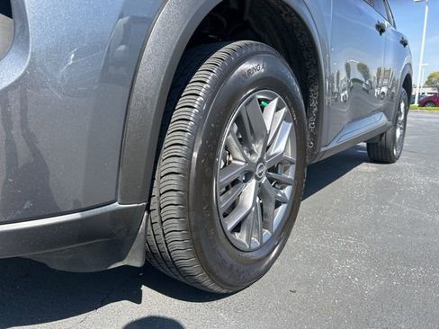 Used 2024 Nissan Rogue S image 12