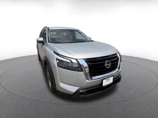Used 2025 Nissan Pathfinder SV FWD video 2