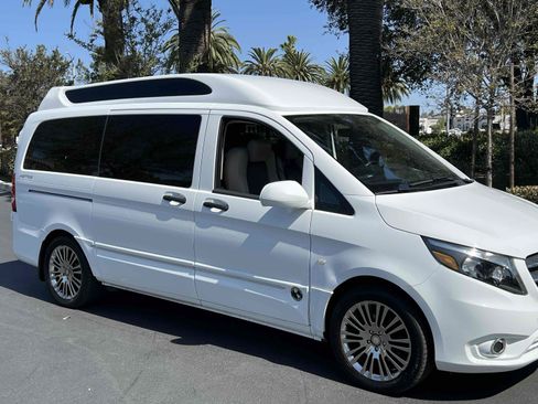 Used 2020 Mercedes-Benz Metris Passenger image 55