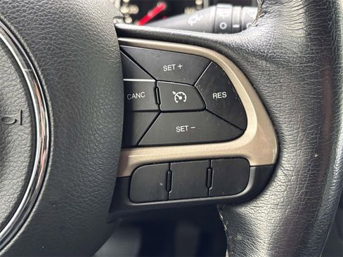 Used 2016 Jeep Renegade 75th Anniversary image 15