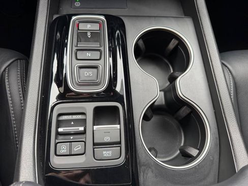 Used 2025 Honda Pilot Touring image 29