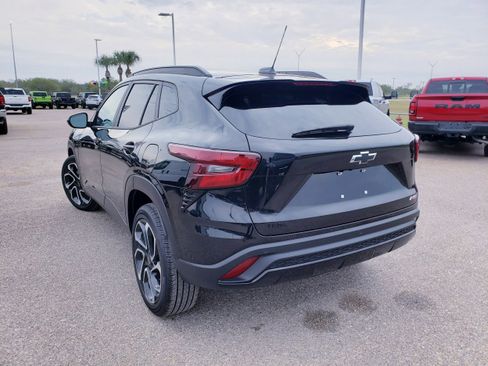 Used 2025 Chevrolet Trax RS w/ Sunroof Package image 5