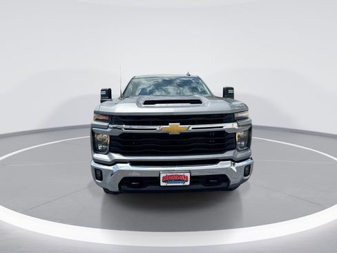 Used 2025 Chevrolet Silverado 2500 LT w/ Convenience Package AWD/4WD image 9