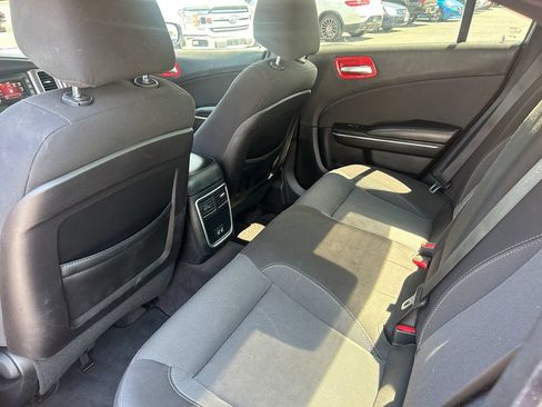 Used 2017 Dodge Charger SE RWD image 28