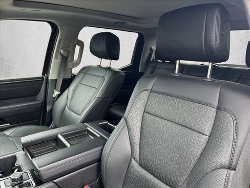 Used 2023 Toyota Tundra Limited image 16