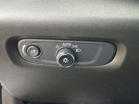 Used 2023 Chevrolet Traverse RS image 36