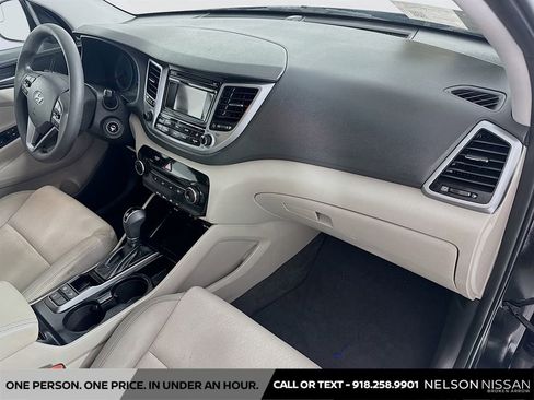 Used 2017 Hyundai Tucson SE image 27
