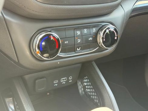 Used 2021 Chevrolet TrailBlazer LS FWD image 13