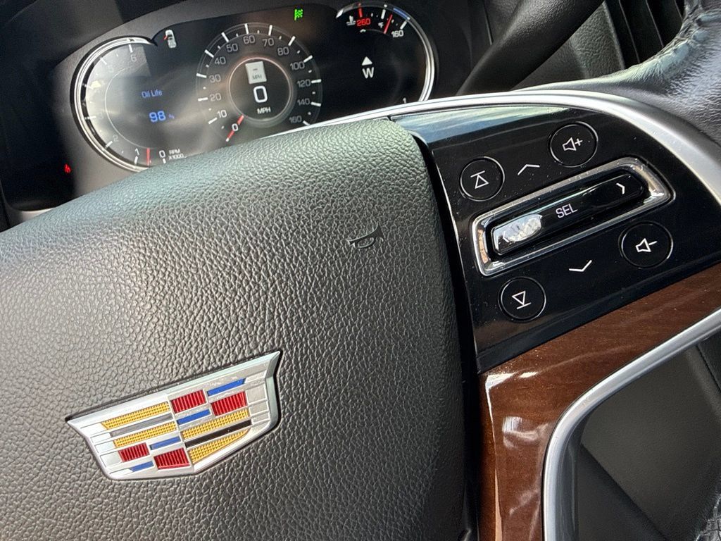 Used 2020 Cadillac Escalade Luxury RWD image 29