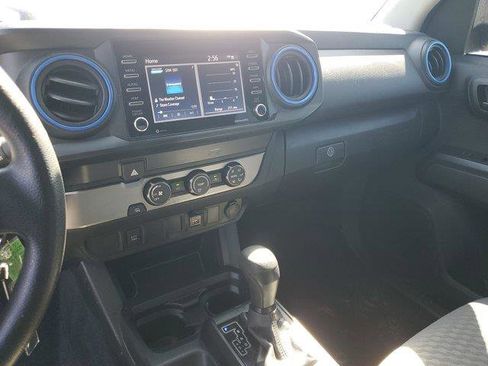 Used 2022 Toyota Tacoma SR RWD image 16