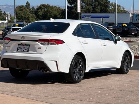 Used 2025 Toyota Corolla SE FWD image 4