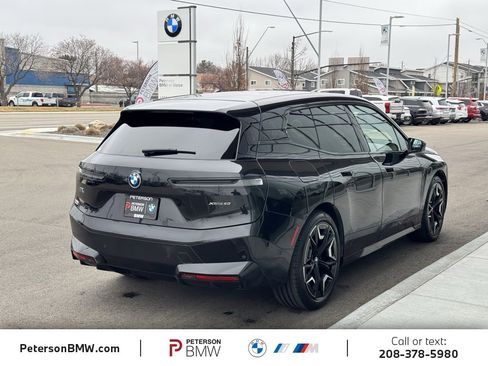 Used 2023 BMW iX xDrive50 w/ Premium Package image 6