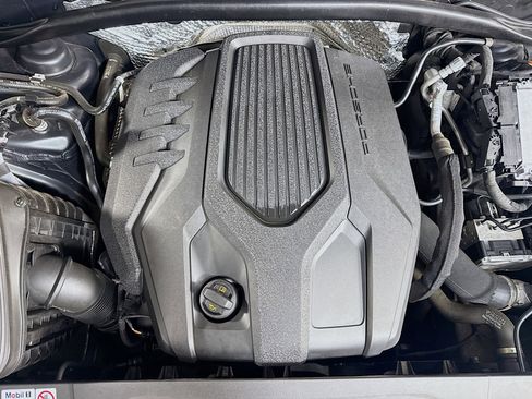 Used 2024 Porsche Macan image 39