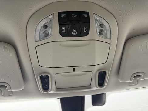 Used 2020 Chrysler Pacifica Limited w/ 8-pass Seating Package image 38