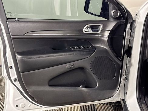 Used 2022 Jeep Grand Cherokee Limited image 10