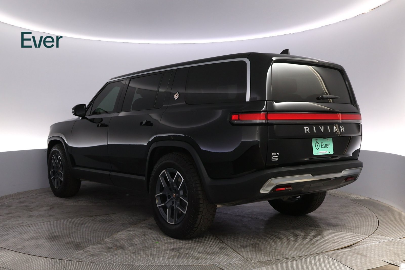 Used 2024 Rivian R1S Adventure Dual AWD/4WD image 17