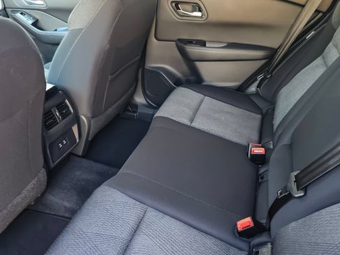 Used 2025 Nissan Rogue SV FWD image 8