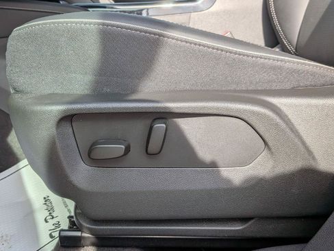 Used 2023 Buick Envision Essence FWD image 13