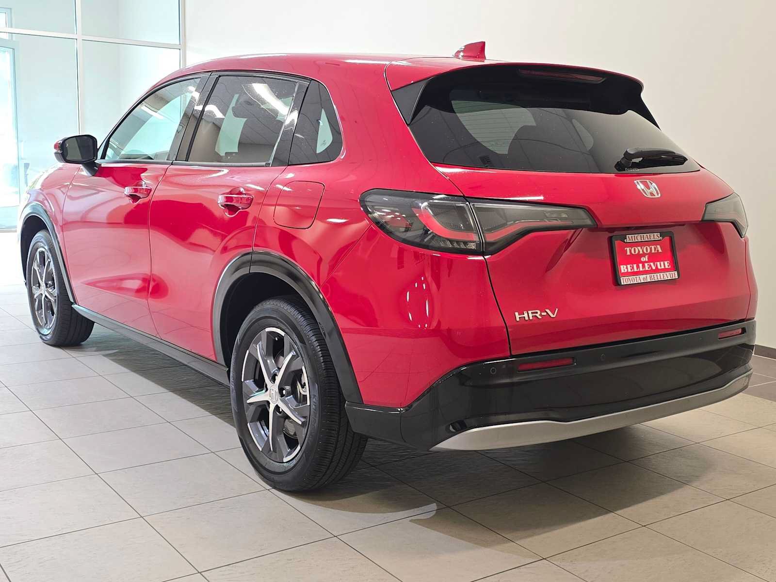 Used 2025 Honda HR-V EX-L image 4