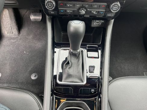 Used 2025 Jeep Compass Limited image 42