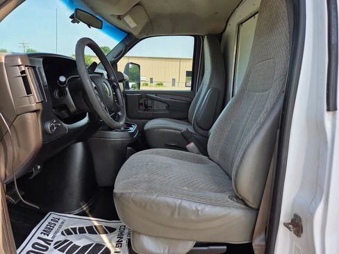 Used 2014 Chevrolet Express 3500 Extended RWD image 33