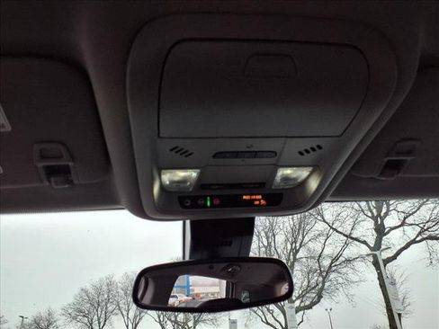 Used 2022 GMC Terrain SLT image 23