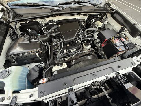 Used 2018 Toyota Tacoma SR RWD image 28