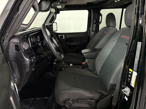 Used 2025 Jeep Wrangler Unlimited Rubicon AWD/4WD image 15