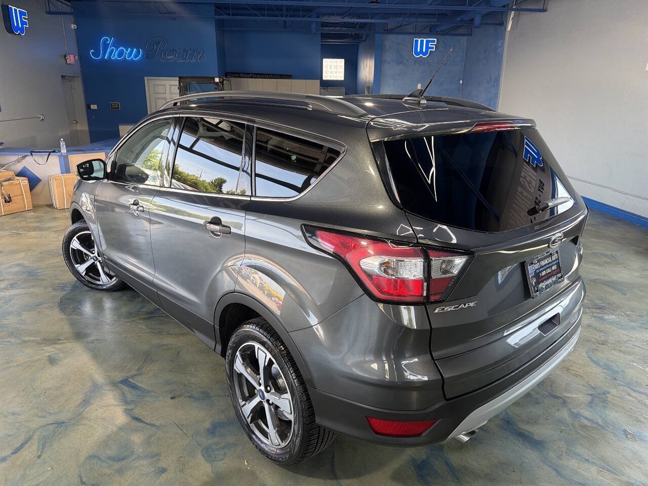 Used 2018 Ford Escape SEL w/ Canadian Touring Package FWD image 3