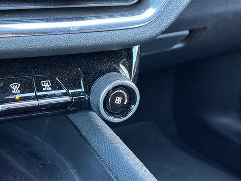 Certified 2024 Chevrolet Equinox EV LT image 30