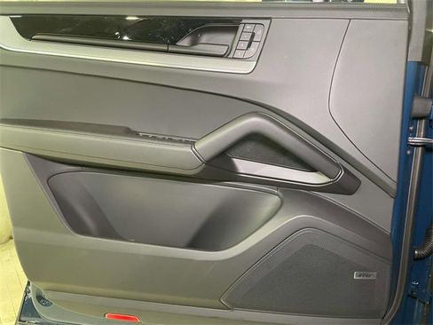 New 2026 Porsche Cayenne S image 33