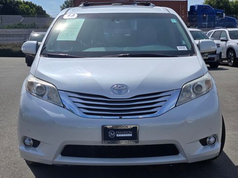 Used 2014 Toyota Sienna Limited w/ Limited Premium Package AWD/4WD image 2