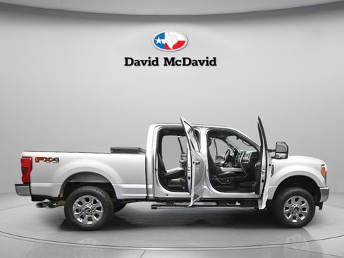 Used 2018 Ford F250 Lariat w/ Lariat Ultimate Package AWD/4WD image 50